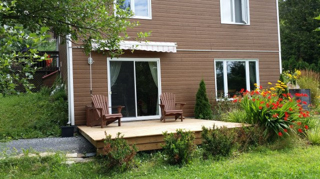 terrasse arrière du 10 avec côté nord
