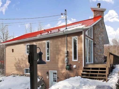 vue de l'entrée et de la terrasse avant